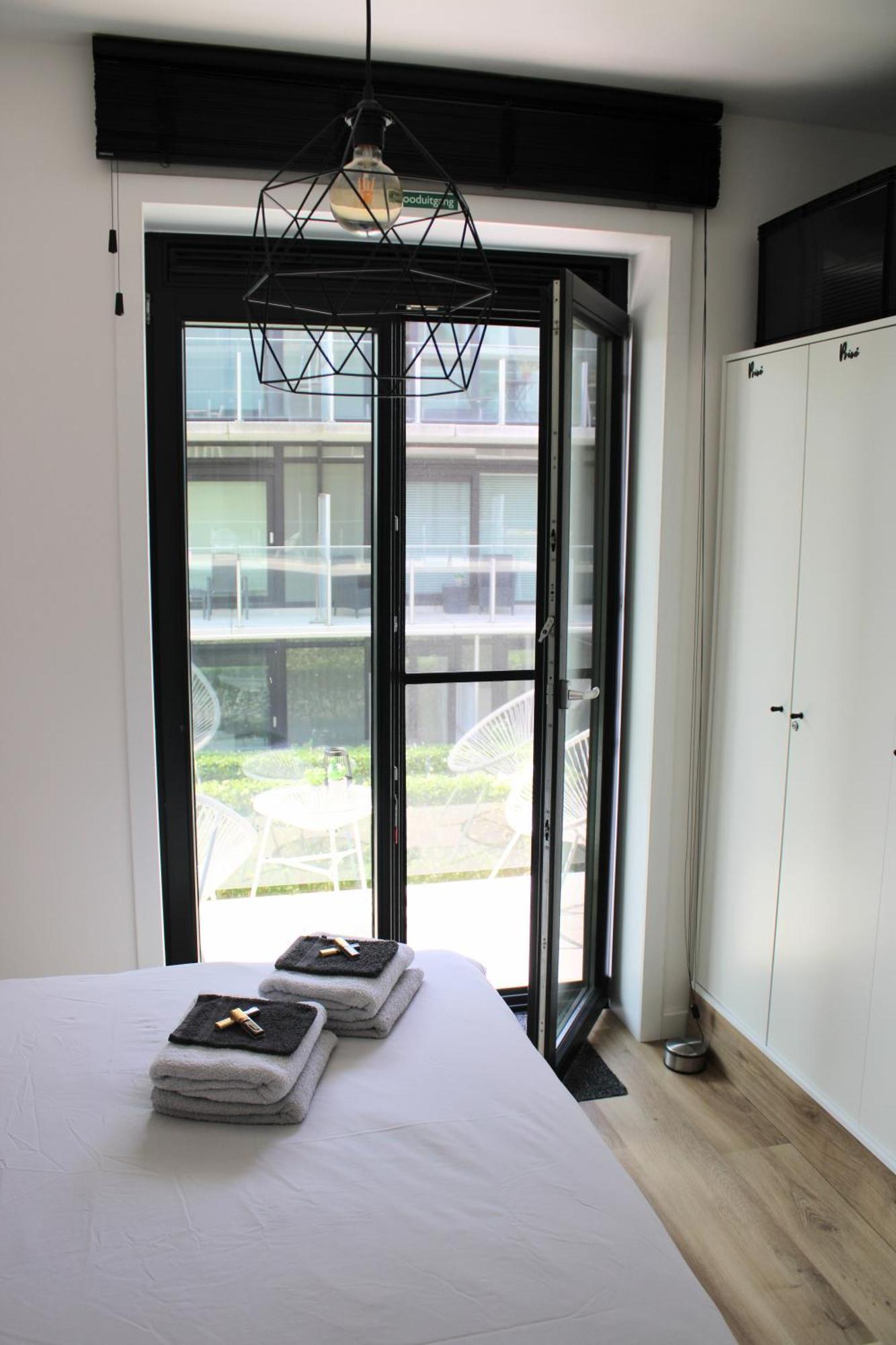 Waterfront Apartment *